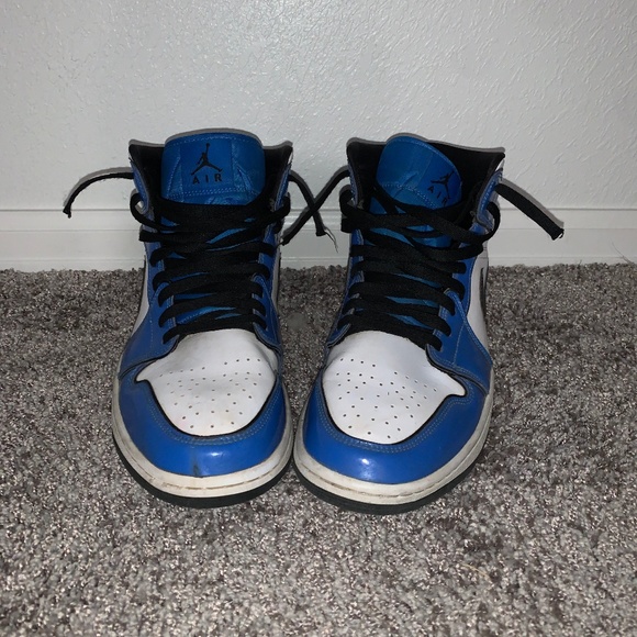 Nike Jordan 1 Mid SE - Picture 1 of 8